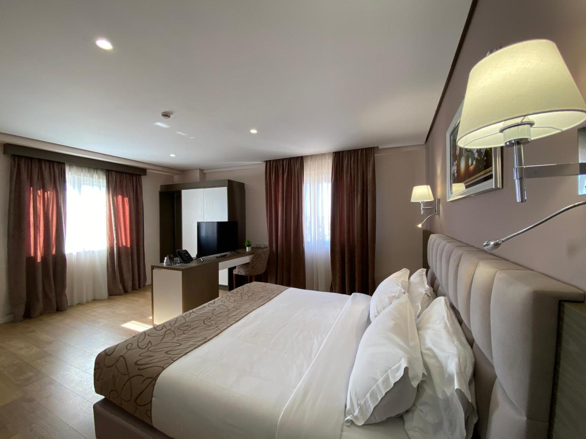 Doanesia Premium Hotel & Spa Tiranë Eksteriør bilde